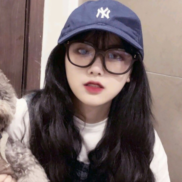 26张超清好看女生头像合集 漂亮女人照片头像素材