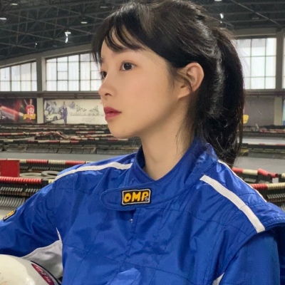 女生真人网红微信头像合集 共14张好看的款