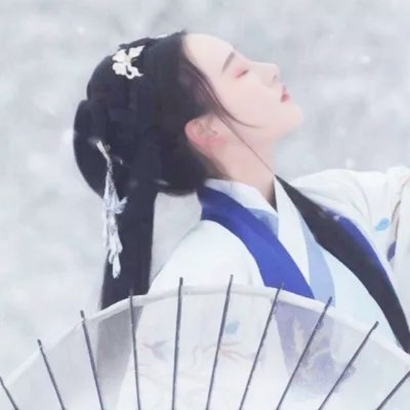 15张高清倾国倾城古风女生真人头像