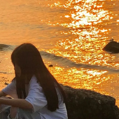 11张氛围感拉满！不露脸女生夕阳背影头像合集