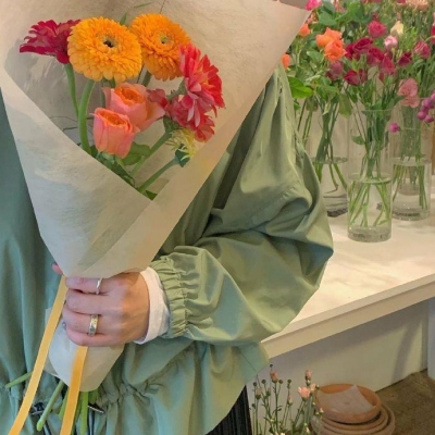 不露脸捧花女生部位头像 10张合集