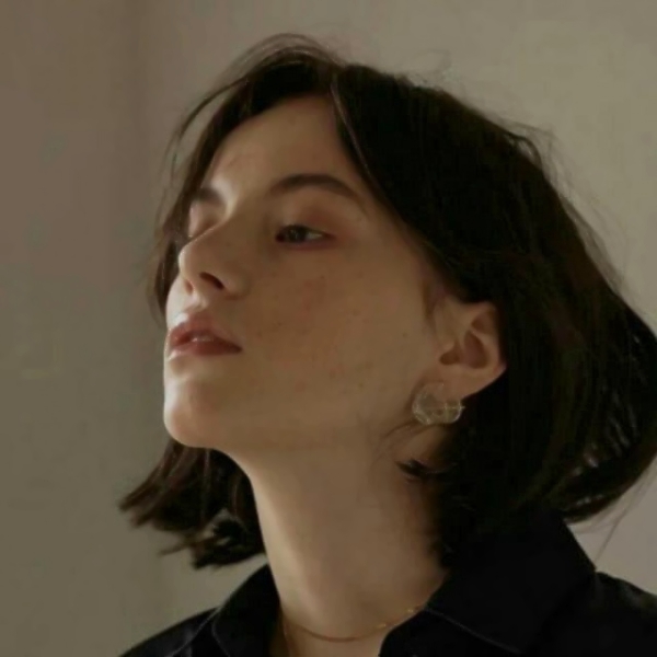 18张超仙欧美小姐姐头像 高清好看直接存