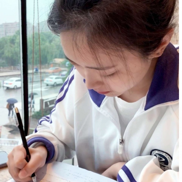 20张超清甜美可爱女生头像 真人长相超治愈
