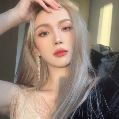 12张氛围感拉满的干净女生高级感头像