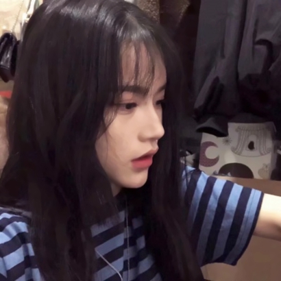 8张气质漂亮的高清真人女生微信头像合集