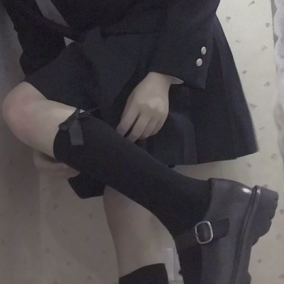 20张高清酷感女生腿部头像 适合玩网用的女生头像合集