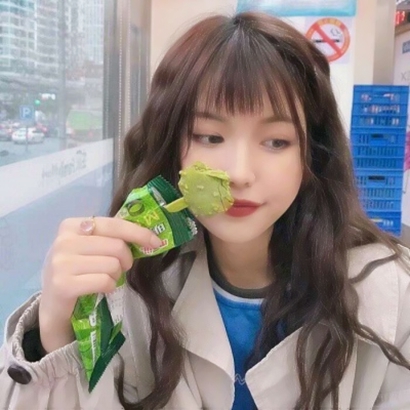 自带仙女气质的小姐姐头像合集 共12张