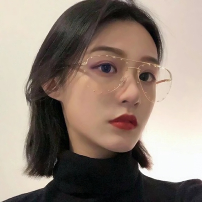 戴墨镜的潮流女生头像来啦！30张高清好看的氛围感美图