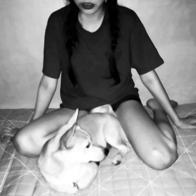 26张高清港风复古黑白女生头像，氛围感拉满