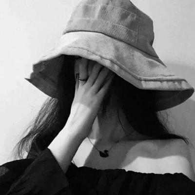 霸气冷艳黑色系真人女生头像 9张合集来啦