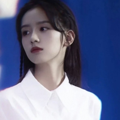版干净质感女生真人头像 共18张