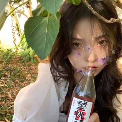 17张高级感女生小清新微信头像｜快来挑一张换起来