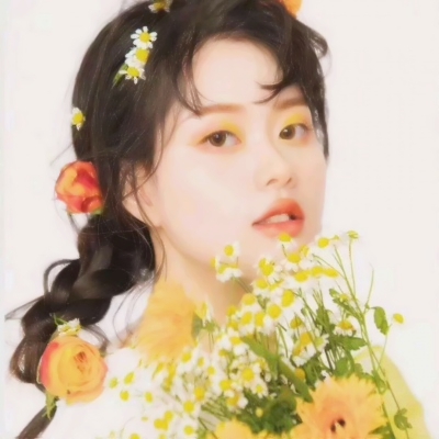 暖色系爱笑阳光女生高清头像合集 共17张