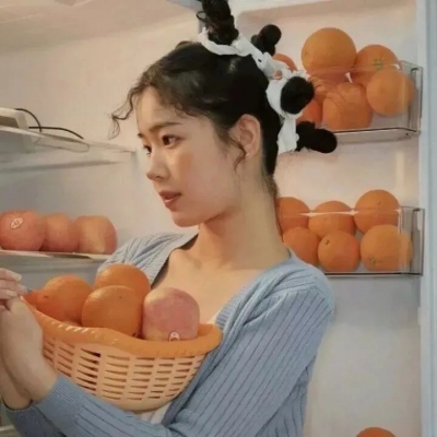 小脸头像网更新17张唯美女生人物头像合集