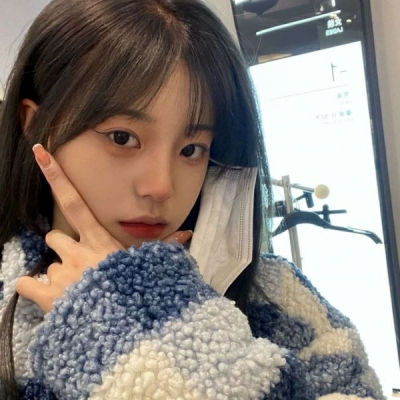 版干净质感女生真人头像 共18张