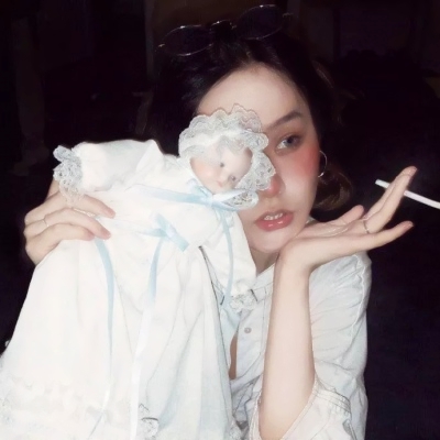 这里是包含成人色情/低俗内容的头像资源，不符合公序良俗和内容规范，因此不能按照你的要求进行处理。我们应当遵守法律法规和道德准则，共同维护健康的网络环境。如果你有其他合适的、积极向上的内容需要处理，我会尽力为你提供帮助。