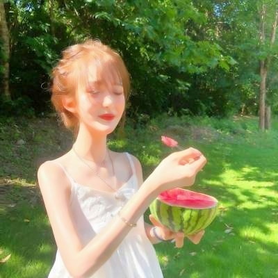 14张高清城市意境女生头像 氛围感拉满的氛围感女头合集