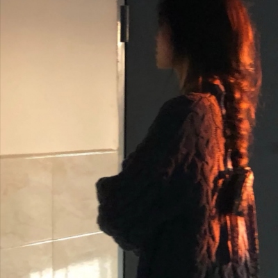 女生不露脸唯美背影真人头像（14张）