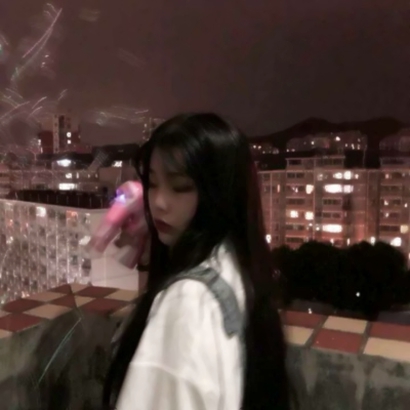 双人闺蜜头像来啦！14张拿泡泡机的女生高清头像合集