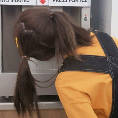 29张高清酷感丧系真人女头 氛围感拉满的女生头像合集