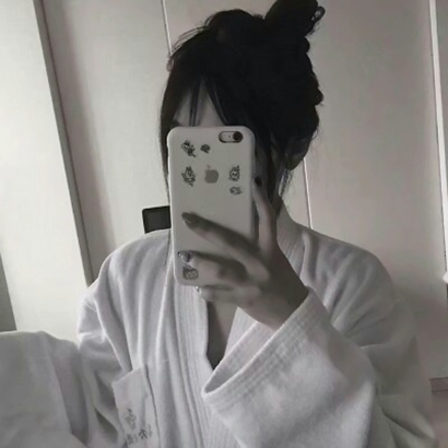 19张高清韩范丸子头女生背影头像 适合当微信头像