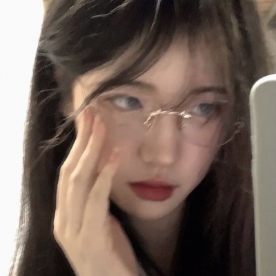 9张超好看的女生真人唯美QQ头像合集