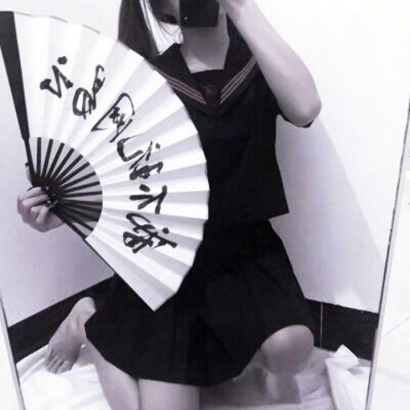 飒爽又带感！17张拿扇子的霸气女生头像合集