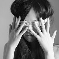 白布蒙眼的清新女生头像合集 共11张