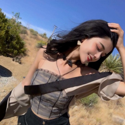 15张高清沉稳又有韵味的成熟气质女生头像合集