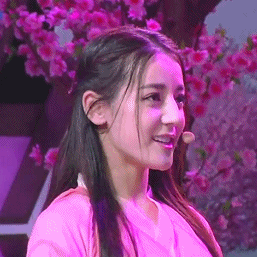 迪丽热巴上《快乐大本营》的亮眼动图来啦