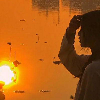 11张氛围感拉满！不露脸女生夕阳背影头像合集