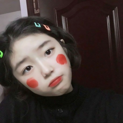 8张真人短发女生头像 高清日常短发少女头像素材