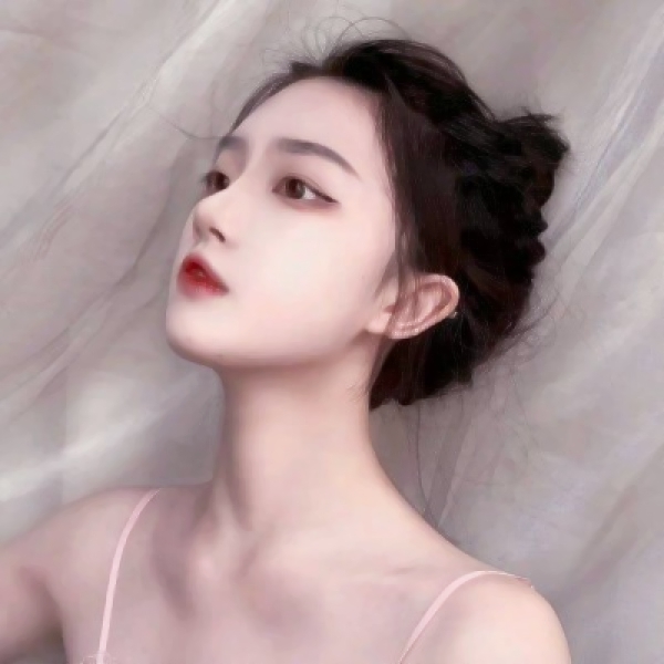 女生高清头像合集！12张好看的妹子超清头像分享