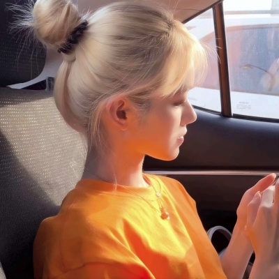 超酷！16张个性染发社会女生头像合集