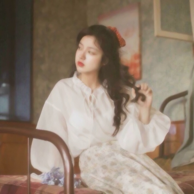 超仙朦胧感女生头像来啦！12张高清氛围感美图直接抱走