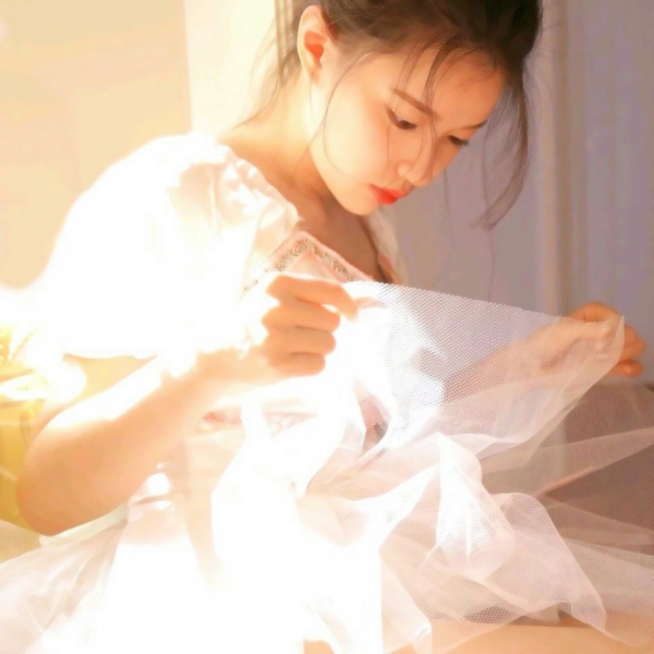 11张超仙清新穿裙子女生头像 高清无水印分享
