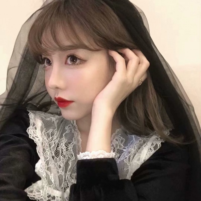 8张真人版慵懒冷淡女生头像，氛围感拉满