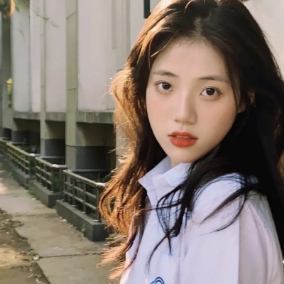 全网爆火的高清网红女生头像 10张合集