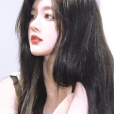 全网爆火的高清网红女生头像 10张合集