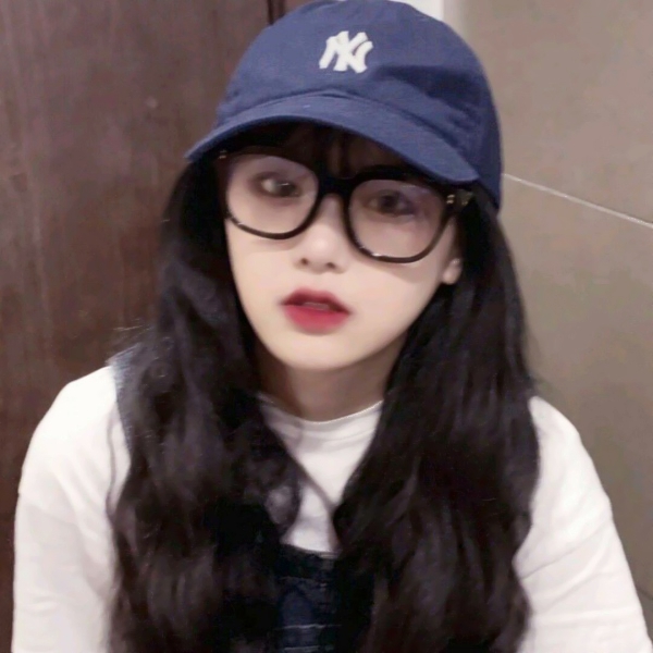 26张超清好看女生头像合集 漂亮女人照片头像素材