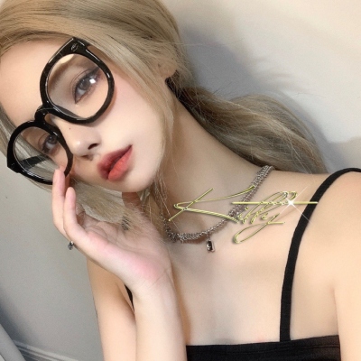 5月戴眼镜的漂亮小姐姐个性头像合集（9张）