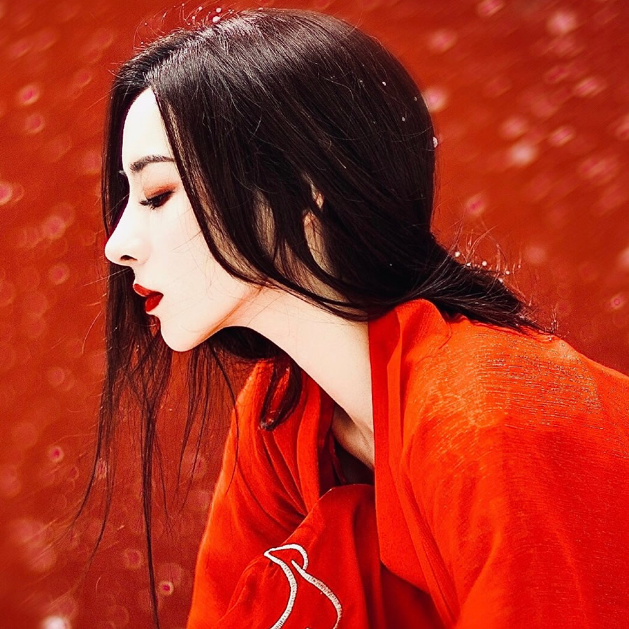 女生简约气质款微信头像合集 共71张