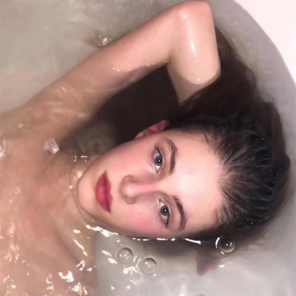 18张超仙欧美小姐姐头像 高清好看直接存