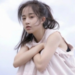 小脸头像网更新8张清纯干净女生露脸真人头像