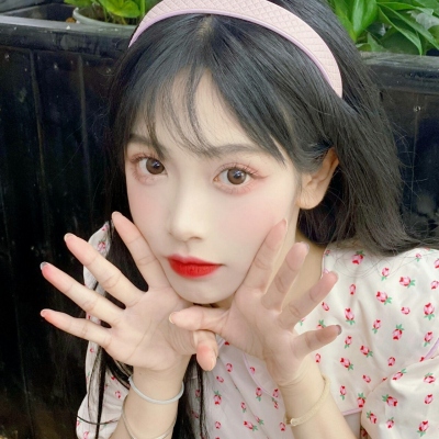 高清女生优质头像合集 共12张