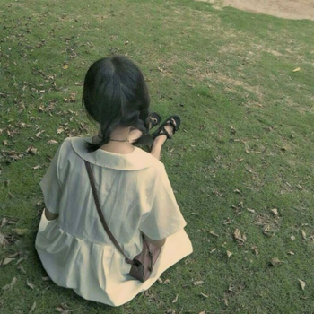 18张高清学院风QQ女生头像 青春感拉满