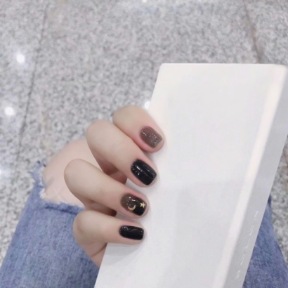 美甲工作室专属微信头像 25张高清好看的美容美甲头像图