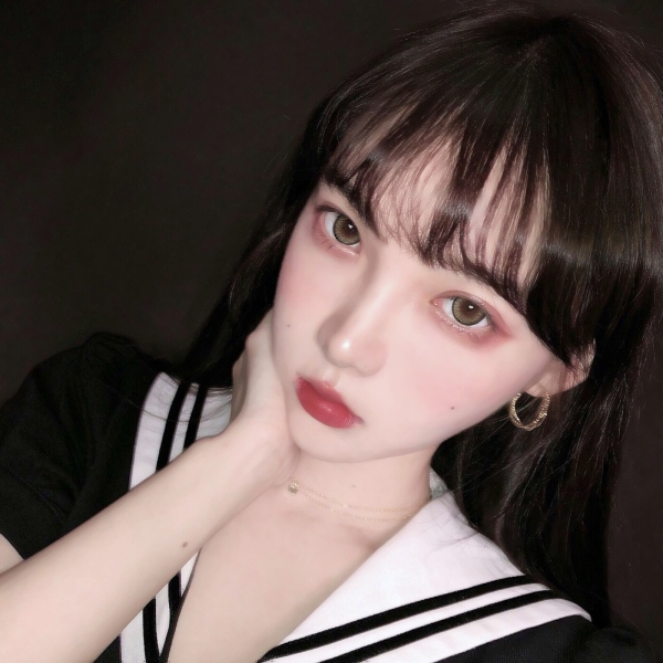 36张甜美女生高清微信头像 真人实拍质感拉满
