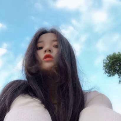真人版女生丧气头像合集 12张高清氛围感拉满的素材