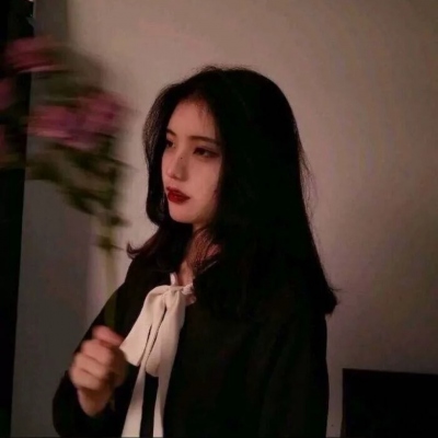 版干净质感女生真人头像 共18张